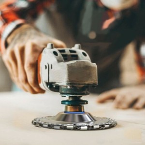 Atașament pentru polizor unghiular cu disc cu lanț